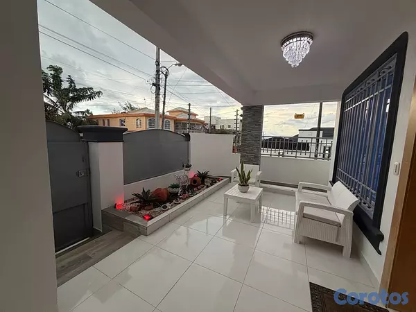 casas - vendo casa de 3 nivel el corona plaza Santiago  2