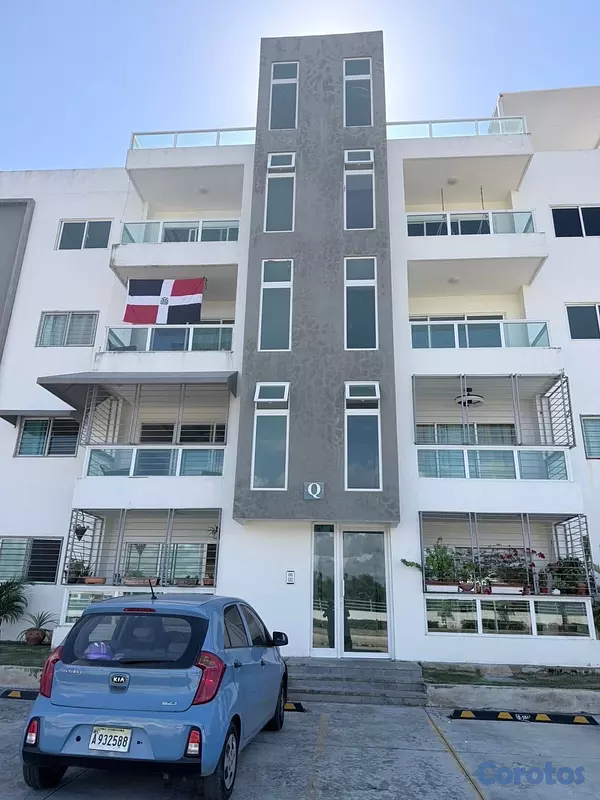 apartamentos - vendo amueblado rep de Colombia segundo nivel tres habitaciones dos parqueos bal 4
