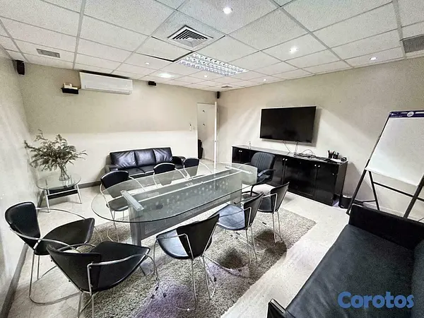 oficinas y locales comerciales - OFICINA 130 MTS EN LA ROMULO EXCELENTE UBICACIÓN PLAZA CONCURRIDA IDEAL ACCESO 4