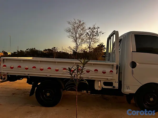 camiones y vehiculos pesados - Hyundai H100 2023 5
