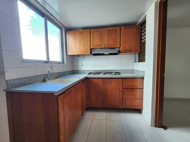 apartamentos - Apartamento En Alquiler En Evaristo Morales De Tres Habitaciones + Family 3