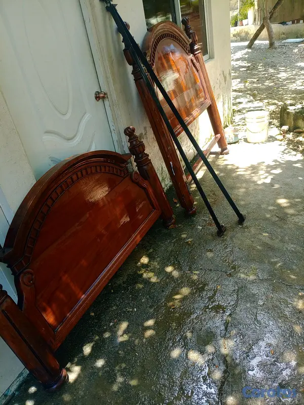 muebles y colchones - Vendo base cama caoba puro queen de 60  3