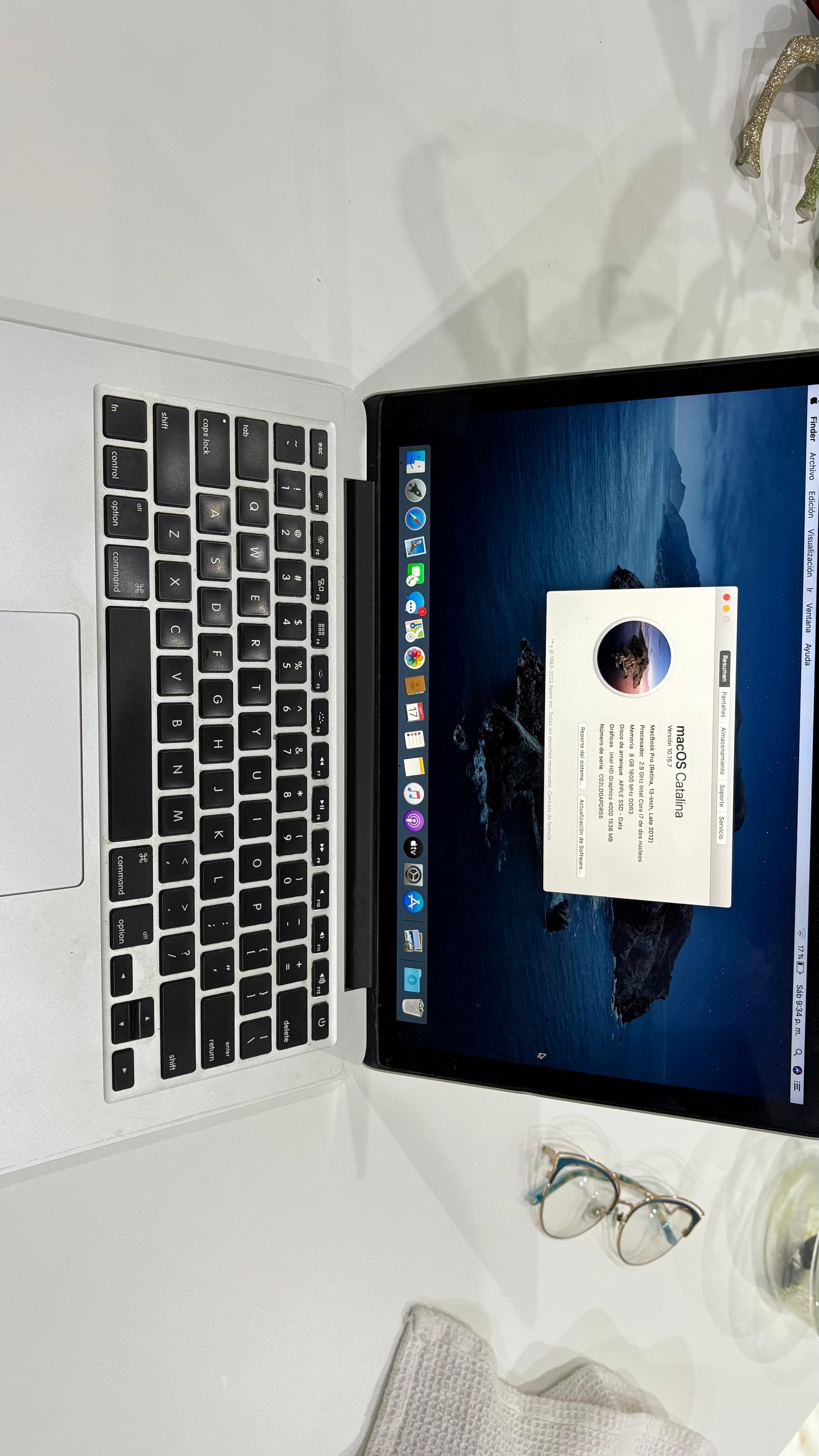 computadoras y laptops - MAC 2012 procesador i5 RAM 8 precio neg 0