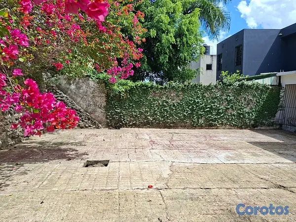 casas - Vendo Casa en el Residencial Puerta de Hierro, Santo Domingo  3