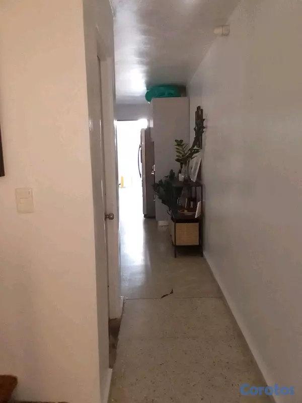 casas - Vendo Casa duplex en la Av. Independencia  4