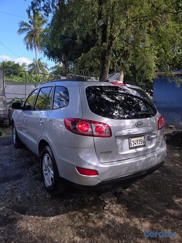 jeepetas y camionetas - Santa Fe año 2010 
Motor dohc 
Precio 490 13