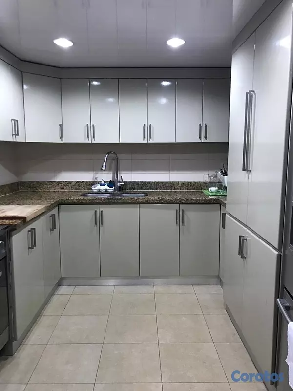 apartamentos - vendo Ph de tres niveles los cacicazgos 5 habitaciones con su baño 4 parqueos  7