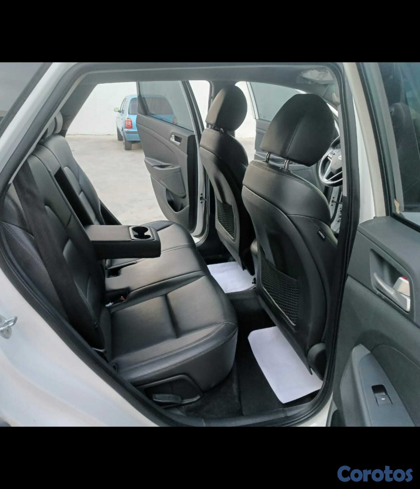 jeepetas y camionetas - HYUNDAI TUCSON 2020 BLANCO DIESEL 8