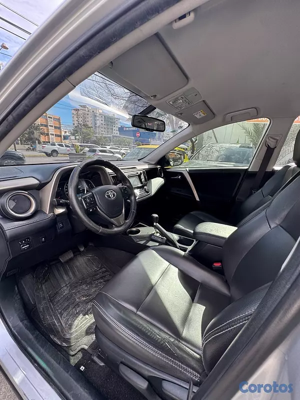 jeepetas y camionetas - Toyota Rav4 Limited 4x4 2014
 9