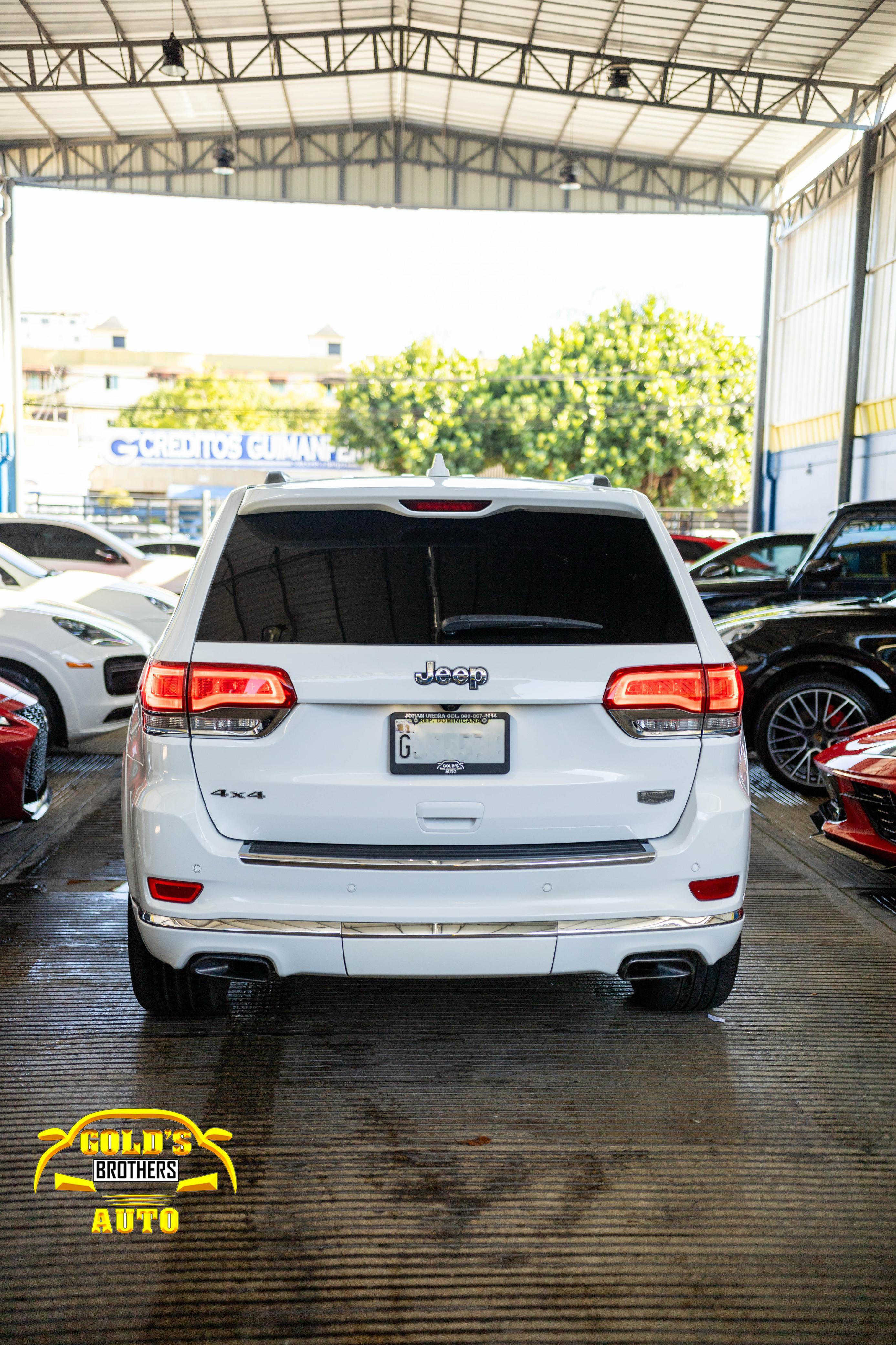 jeepetas y camionetas - Jeep Grand Cherokee Summit 4x4 2016 Clean Carfax 3