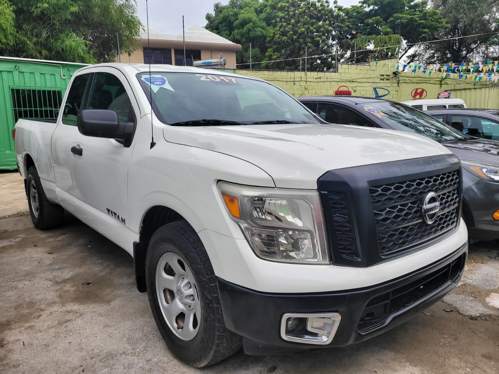 jeepetas y camionetas - Nissan Titan 2017 0