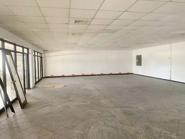 oficinas y locales comerciales - Local céntrico en Naco  4