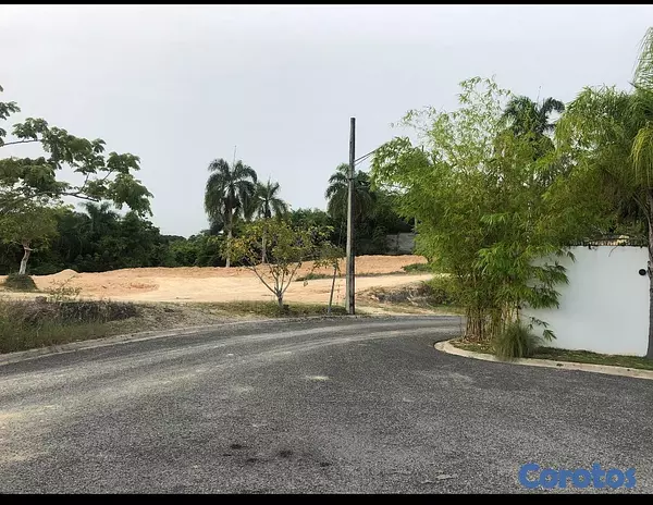 solares y terrenos - Solar en la Quinta de Cuesta Hermosa III 2