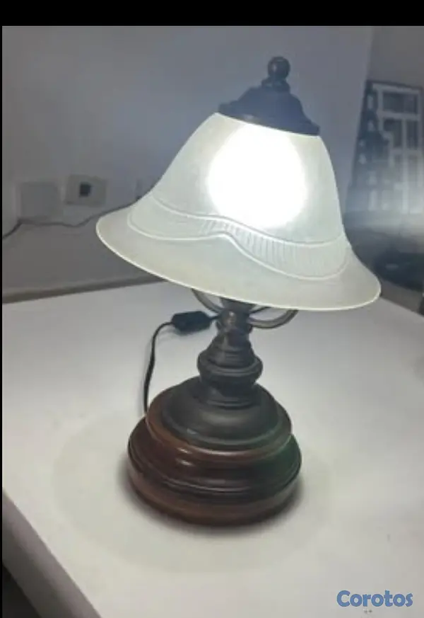 decoración y accesorios - Vendo lámpara pequeña de mesita de noche!  5