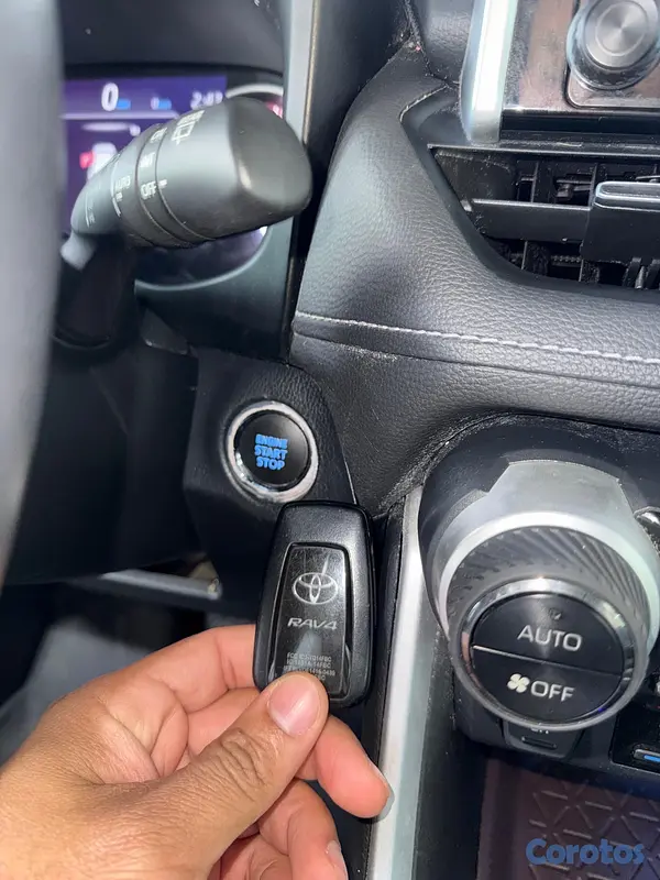 jeepetas y camionetas - Toyota Rav-4 Limited 2020 4