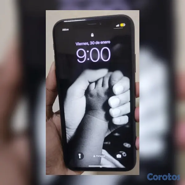celulares y tabletas - Vendo IPhone XR en óptimas condiciones  5