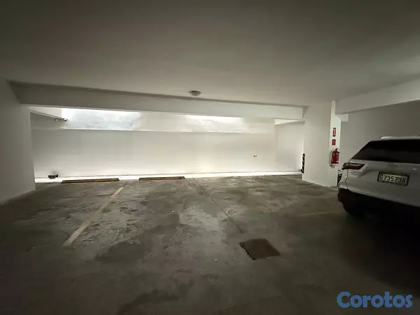 apartamentos - vendo Evaristo Morales dos habitacion2.5 baños dos parque balcón servicio  18