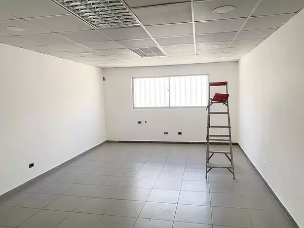 oficinas y locales comerciales - Local en el mirador  2
