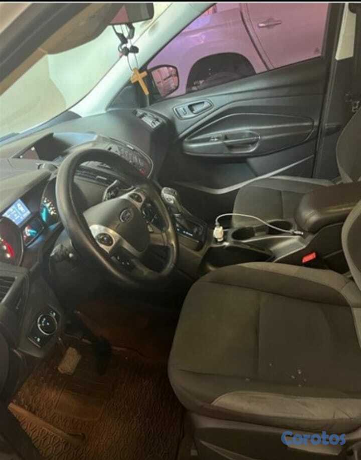 jeepetas y camionetas - VENDO JEEPETA FORD ESCAPE 2014 3