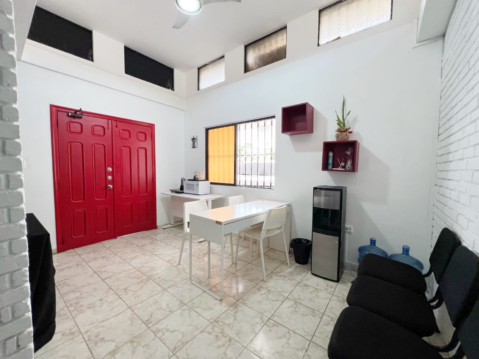 oficinas y locales comerciales - Propiedad comercial en los Prados 5