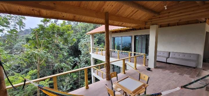 casas vacacionales y villas - Exclusiva Villa en Construcción con Vista a la Ciudad de Jarabacoa 0