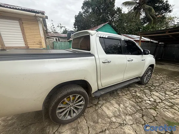 jeepetas y camionetas - Toyota hilux 2020 5