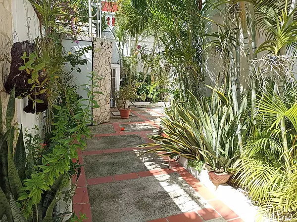 casas - VENDO CASA DE DOS NIVELES EN LA URBANIZACIÓN TROPICAL.AV. INDEPENDENCIA KM 71/2 2