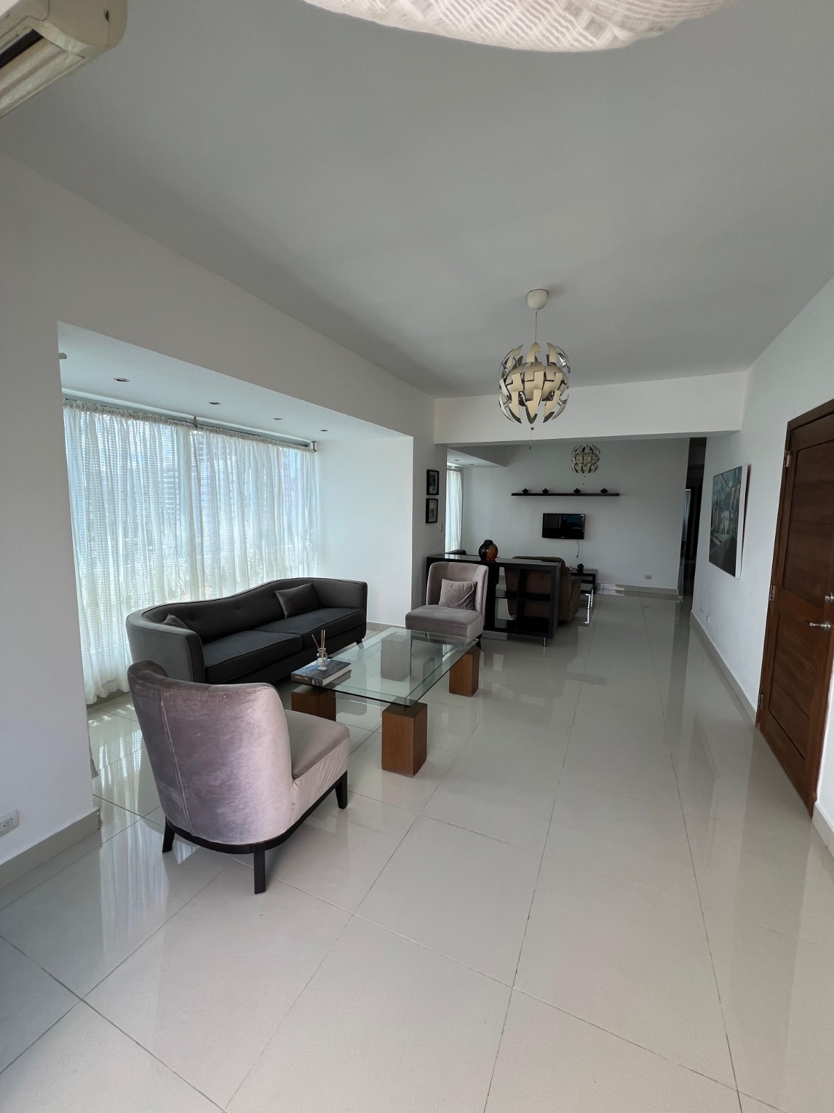 apartamentos - Alquiló amueblado en naco piso alto dos hab 2.5 ba 2