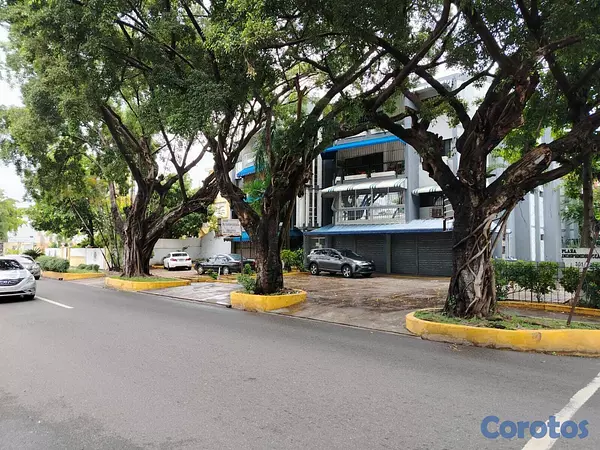 oficinas y locales comerciales - Rento local comercial en Gazcue  10
