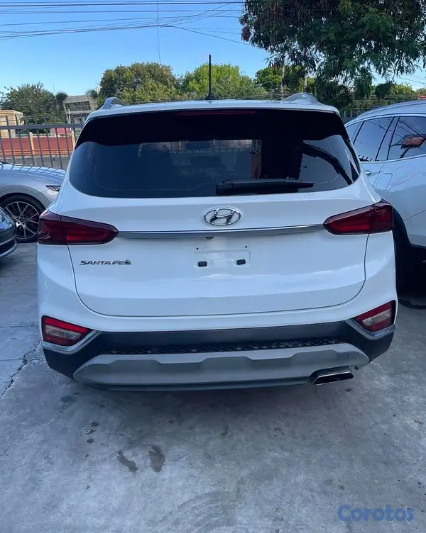jeepetas y camionetas - HYUNDAI SANTA FE LIMETED 2019 5