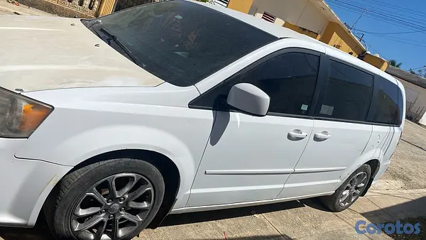 jeepetas y camionetas - se vende dodge gran caravan 2014 
negociable escribir solo interesado  3