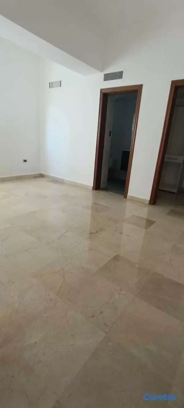 apartamentos -   Renacimiento Apartamento de 250 MTS , piso alto excelente distribución  7