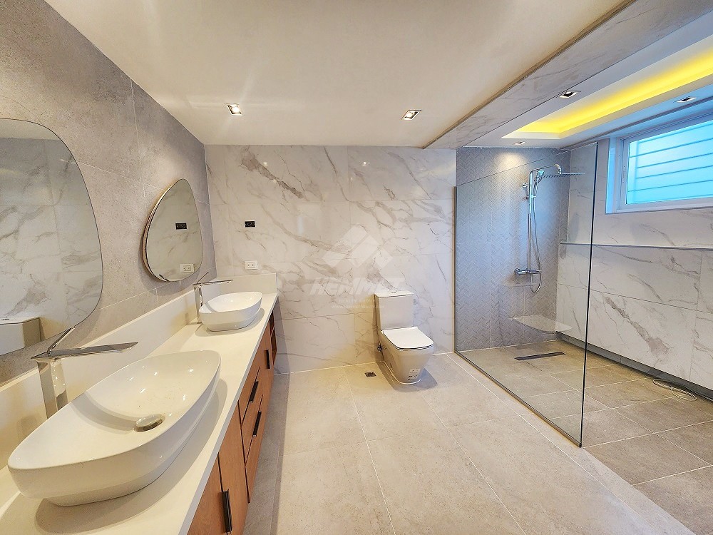 apartamentos - MODERNO APARTAMENTO ASCENSOR Y 4 PARQUEOS SOTERRADOS LA ESMERALDA STGO. 8