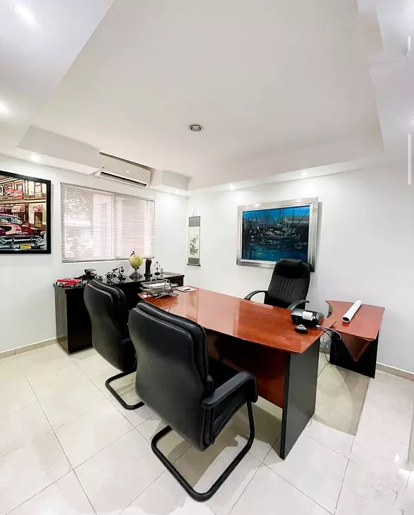 oficinas y locales comerciales - Local céntrico en los prados  4