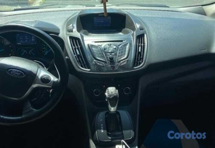 jeepetas y camionetas - VENDO JEEPETA FORD ESCAPE 2014 4