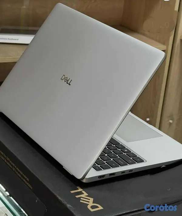computadoras y laptops - Laptop Dell Pro 16" Con IA, FHD+, Ultra 7 266V, 16GB RAM, 512GB SSD, W 11, Nueva 4