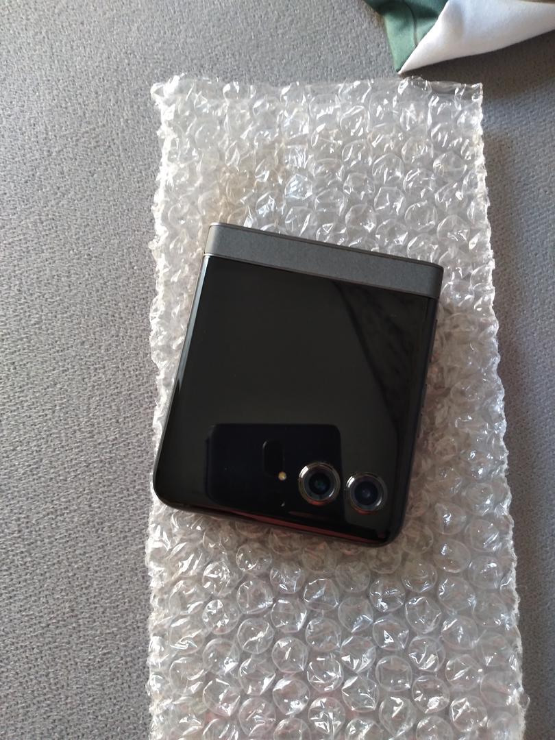 celulares y tabletas - Motorola Razr 50 2024 512GB 12GB RAM Factory  9