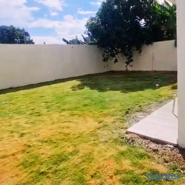 casas - VENDO casa en km en Aut. Duarte, detras de La Sire 5
