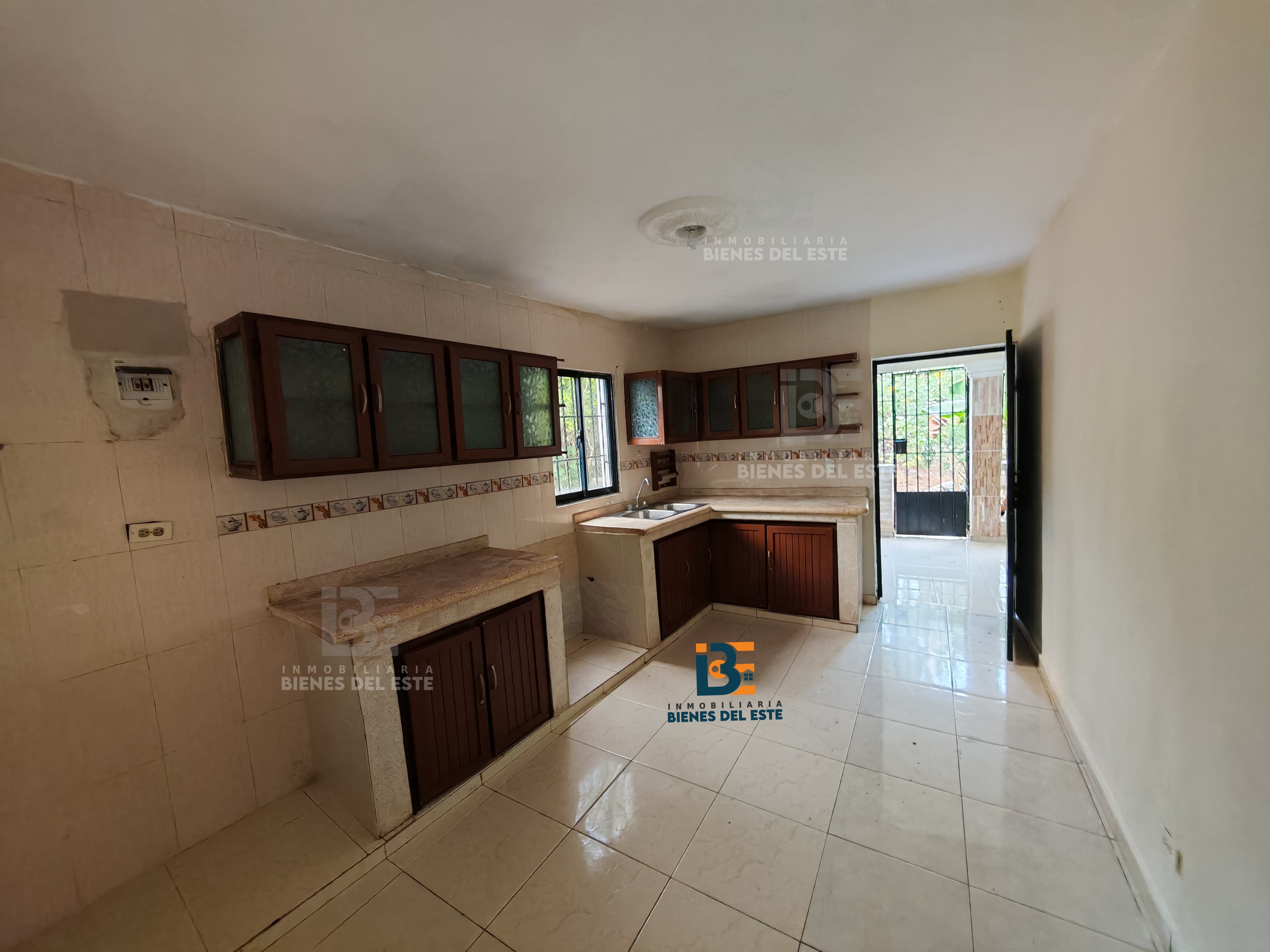 casas - Se Vende Casa, ubicada en San Isidro con patio 6