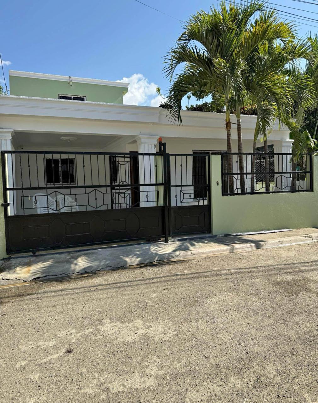 casas - Casa Disponible 2 Niveles en Gurabo 3