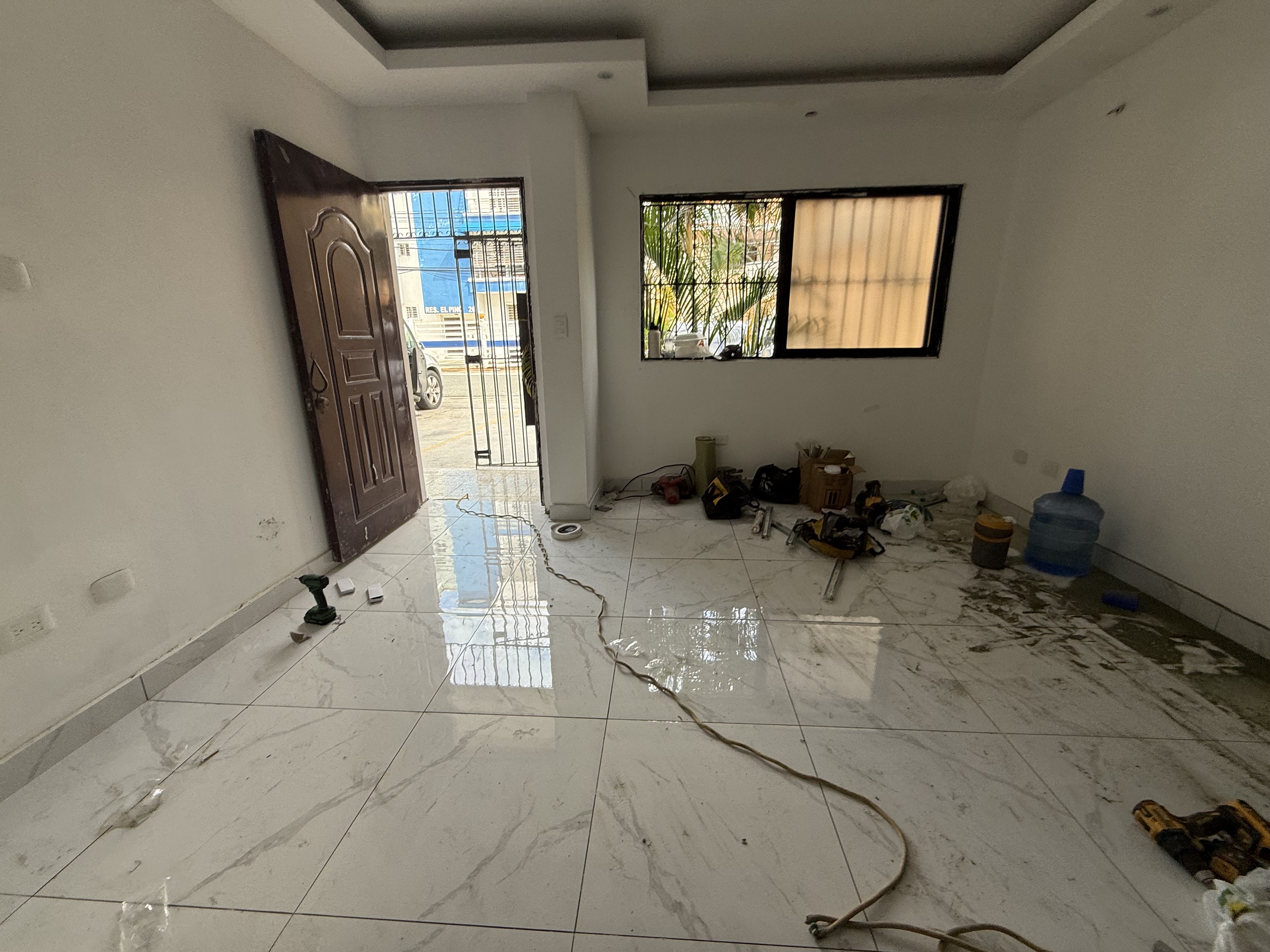 apartamentos - Vendo independencia klm 7 primer nivel 70 mtrs una 6