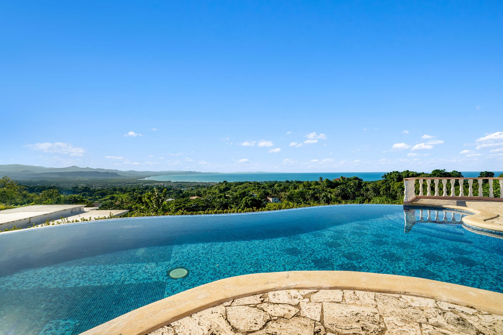 casas vacacionales y villas - LA MEJOR VILLA  3 NIVELES EN RIO SAN JUAN, CON VISTA AL MAR, 5 HABS, OPORTUNIDAD 9