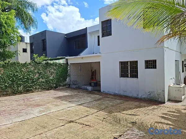 casas - Vendo Casa en el Residencial Puerta de Hierro, Santo Domingo  2