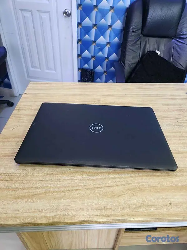 computadoras y laptops - Dell Latitude 3590 Intel Core i5 de 8va 16GB RAM 2 2