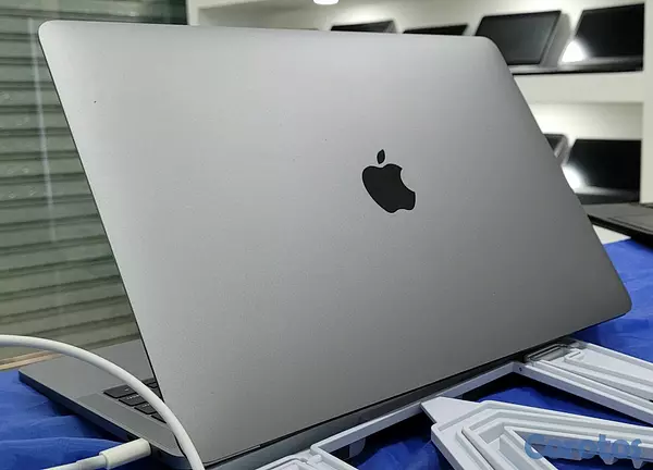 computadoras y laptops - Macbook pro Retina 13.3 Pulg Core i5 Ram 8gb Disco 256gb ssd año 2020 3