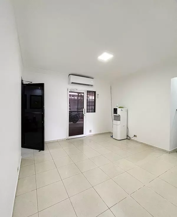 oficinas y locales comerciales - Local céntrico en los prados  5