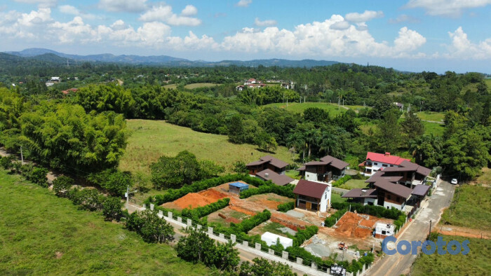 casas vacacionales y villas - venta de Villa en Jarabacoa 1