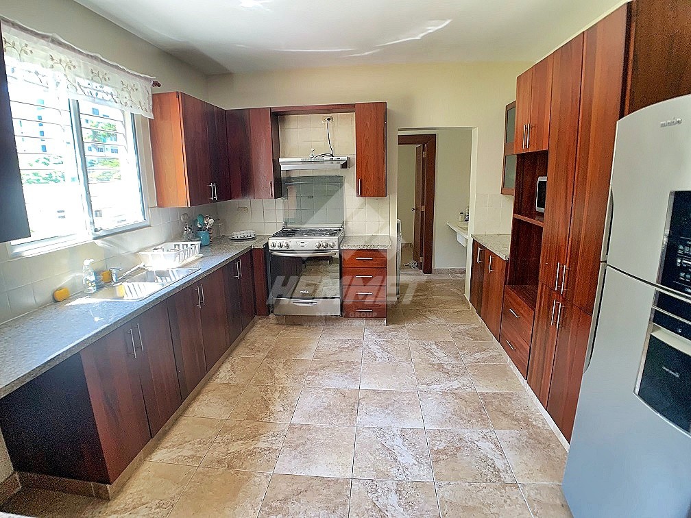 apartamentos - APARTAMENTO AMUEBLADO DE 285MTS2 PROXIMO AL GRAN ALMIRANTE SANTIAGO  5