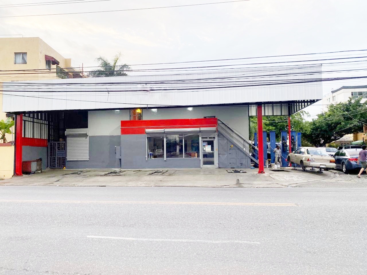 oficinas y locales comerciales - Local esquinero en primer nivel 1