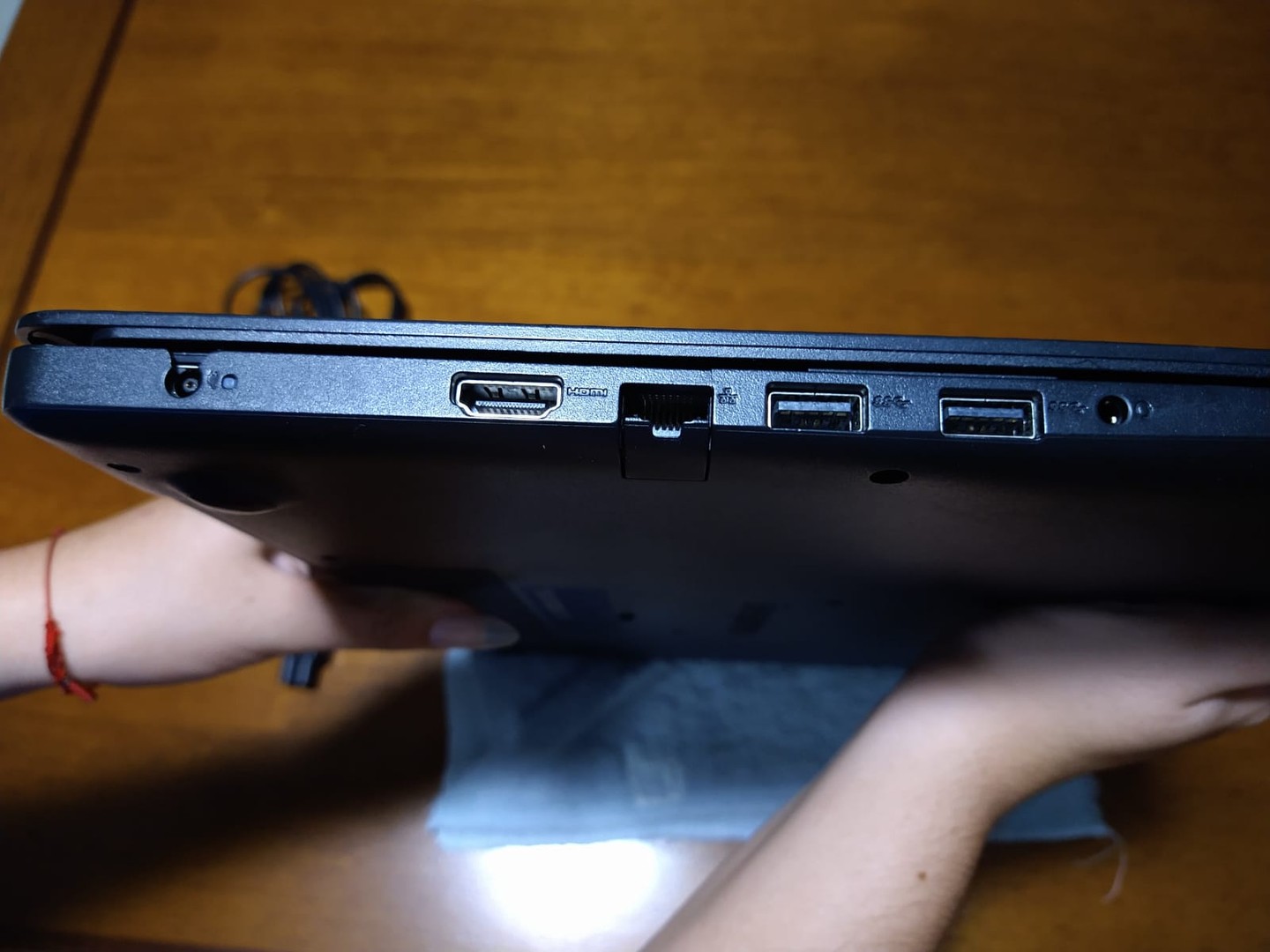 computadoras y laptops - Laptop Dell i5 10ma. gen. 8 RAM SSD 256gb 4